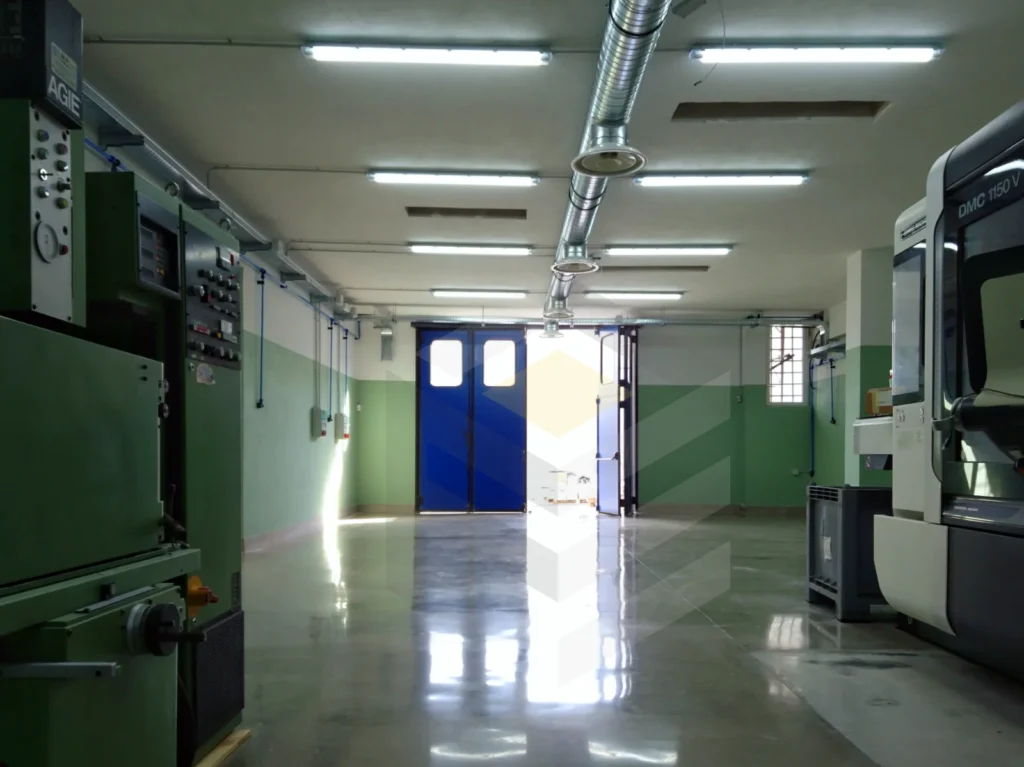 vecchio pavimento industriale lucidato